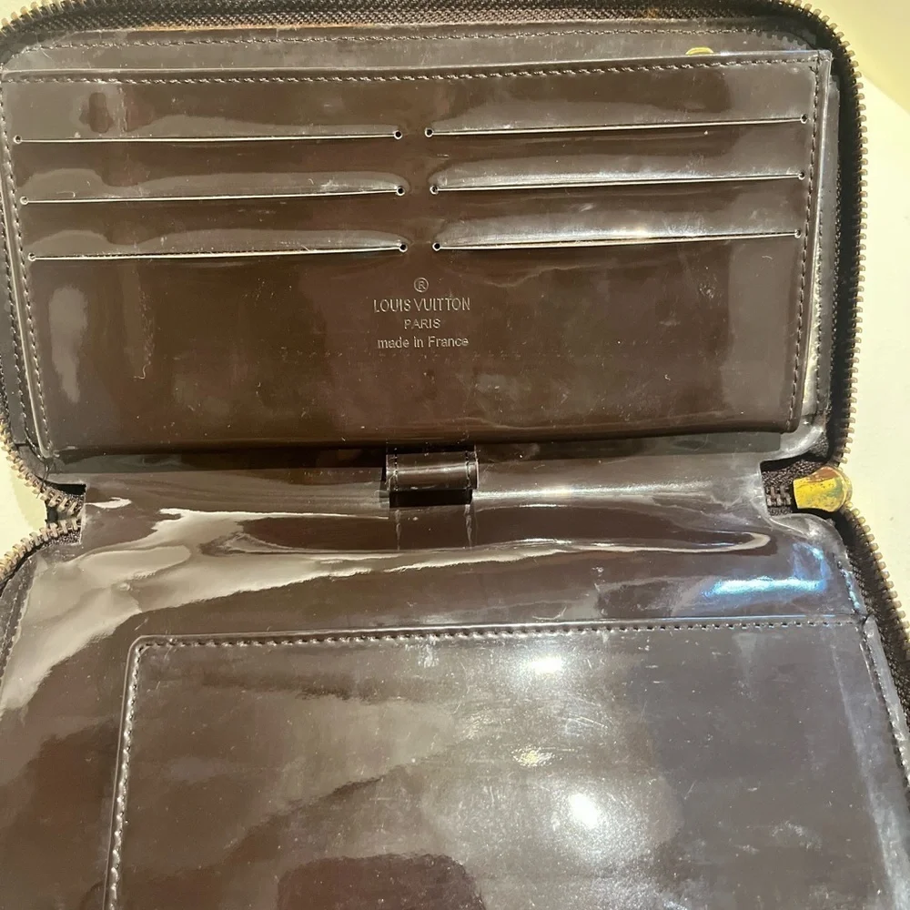 Louis Vuitton Brown Key Holder with Embossed Monogram